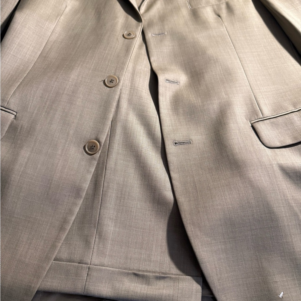 Men’s Single Breasted 2 Piece Suit …. 3 Button Jacket with Pleated Pants & Cuffs